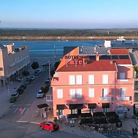 Farol Hotel 3*